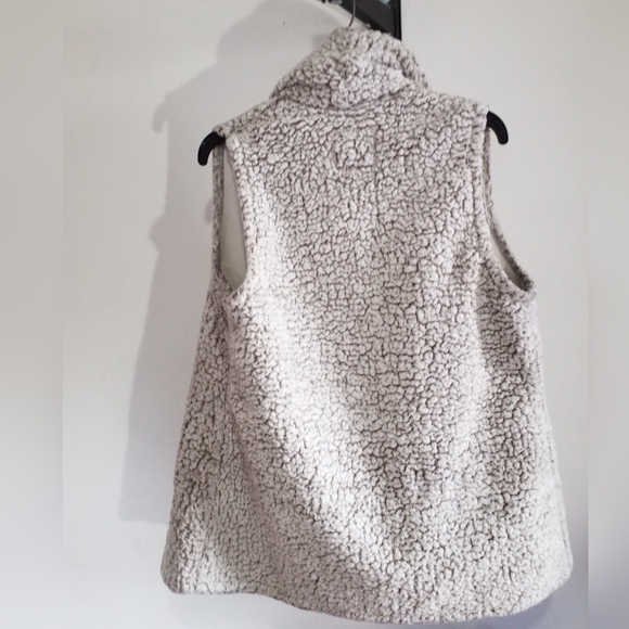 Altar'd state vest - Picture 4 of 4